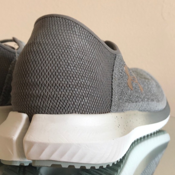 UNDER ARMOUR THREADBORNE RUNNING SHOES - Picture 5 of 6